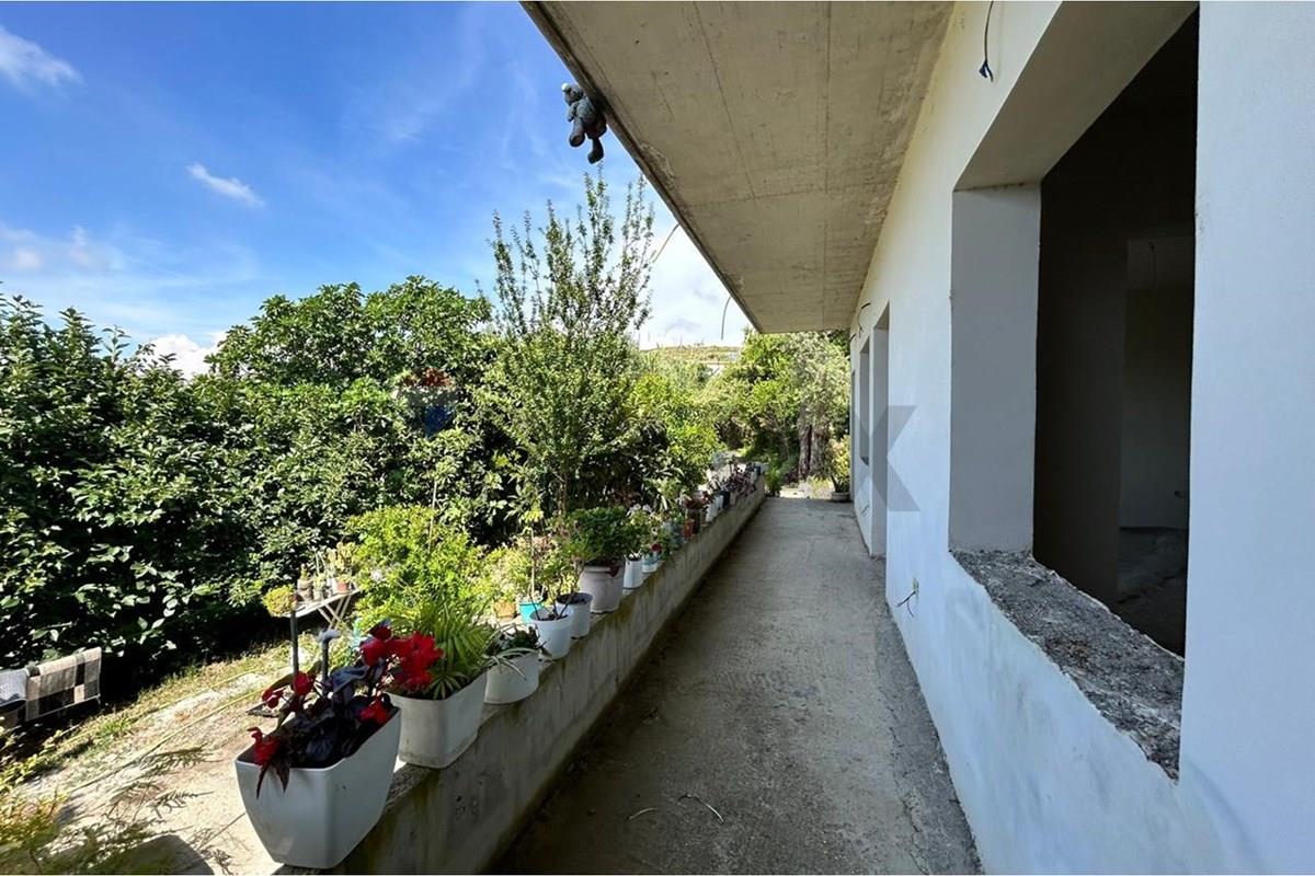 Dy Shtëpi Private për Shitje në, Vlorë 3