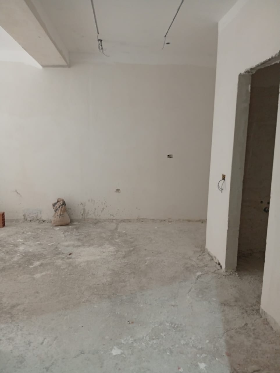 🏡 APARTAMENT 2+1 PËR SHITJE – PRANË GJIMNAZIT ALI DEMI, VLORË ✨ 4