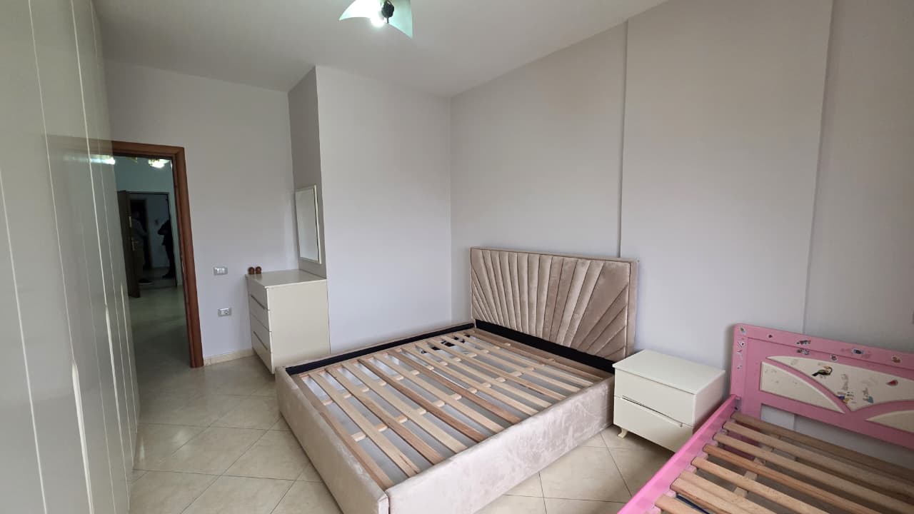 🏡 APARTAMENT 1+1 NË SHITJE – BULEVARDI KRYESOR, VLORË