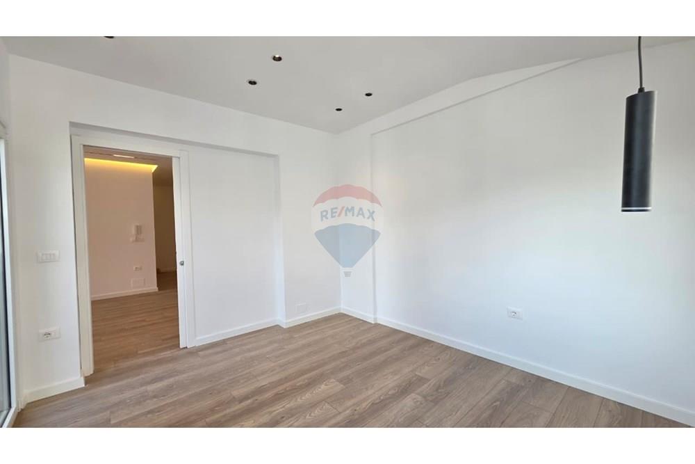 Apartament 2+1+2 në Shitje – Lungomare, Vlorë 4