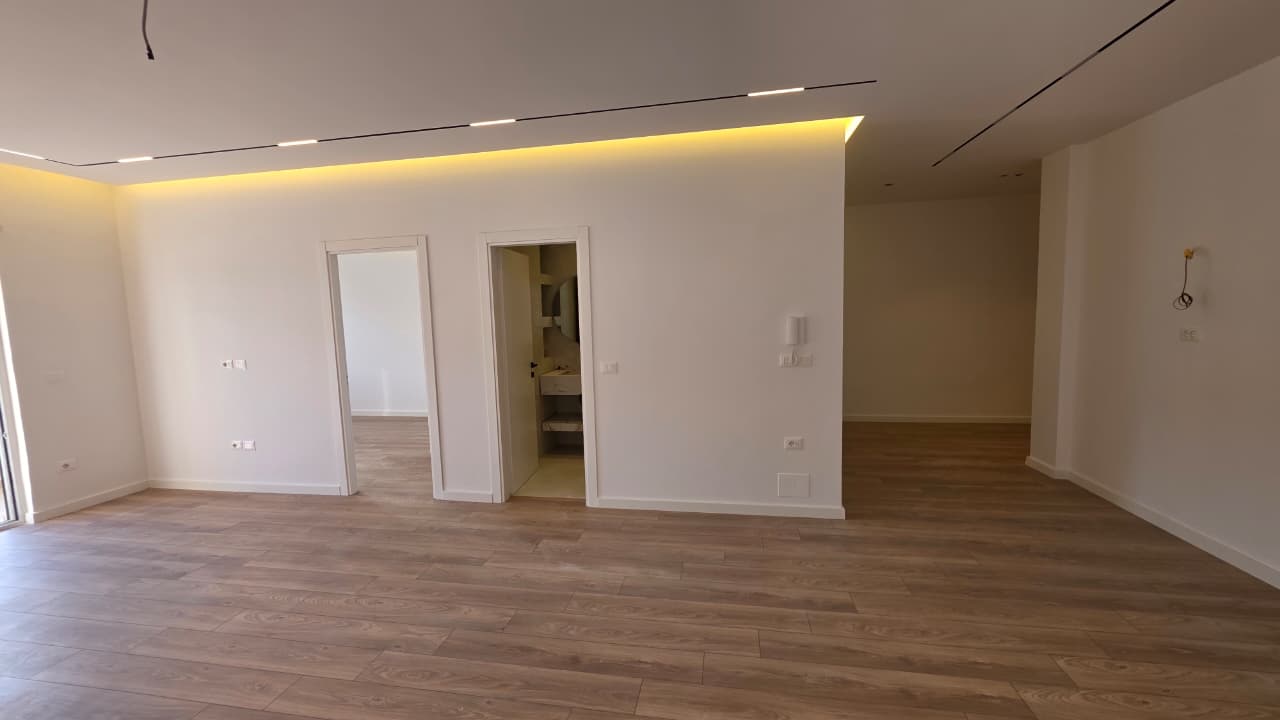 🌊 APARTAMENT 2+1+2 PËR SHITJE – LUNGOMARE, VLORË 🏡