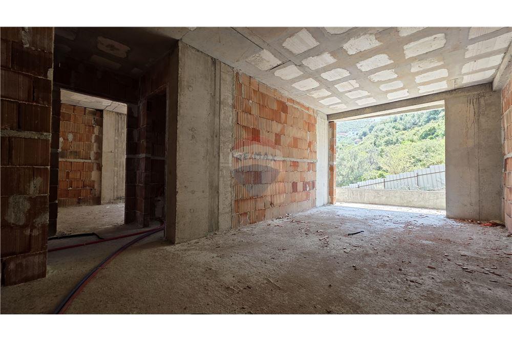 Apartament 1+1 për Shitje 4