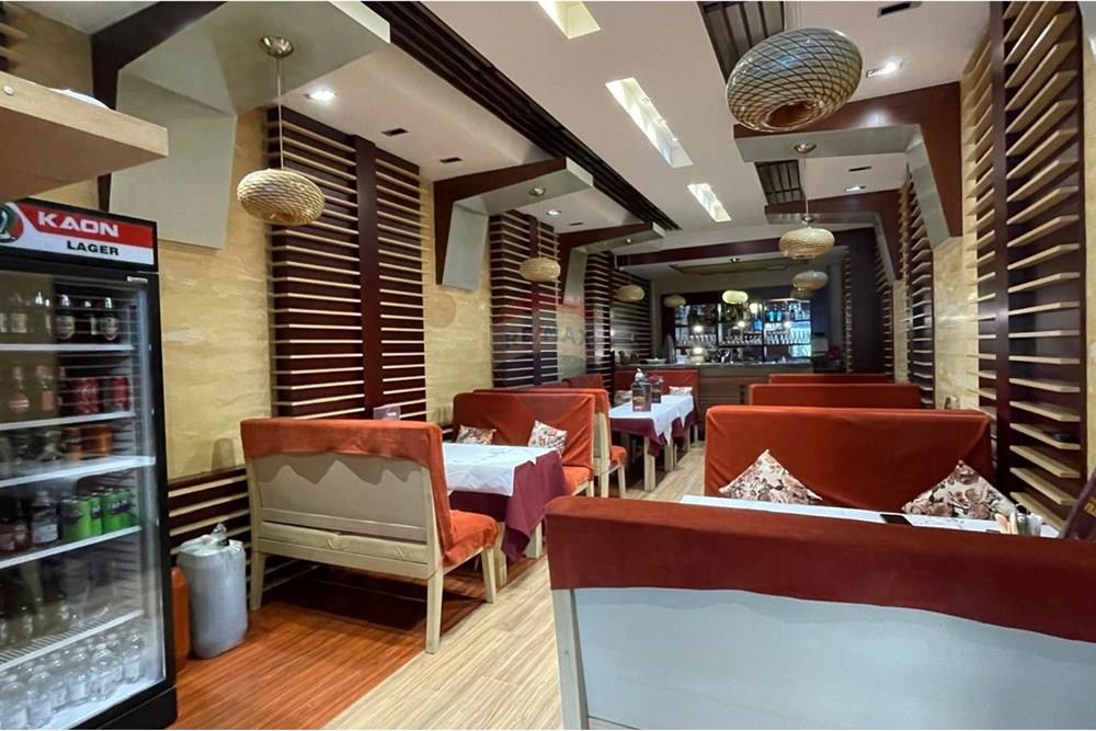 Restorant ne shitje, ose me qera, Rr.Demokracia