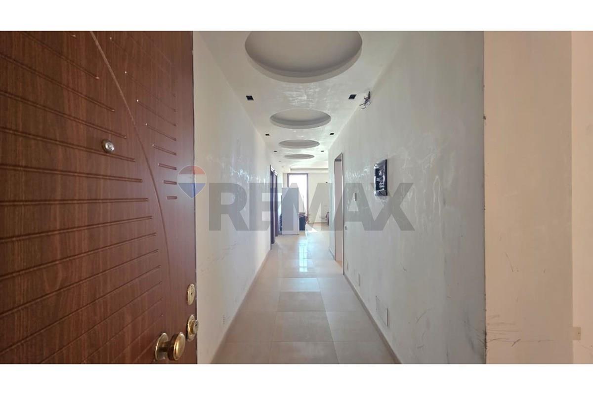 🏢 AMBIENT BIZNESI PËR QIRA – LUNGOMARE, VLORË 4