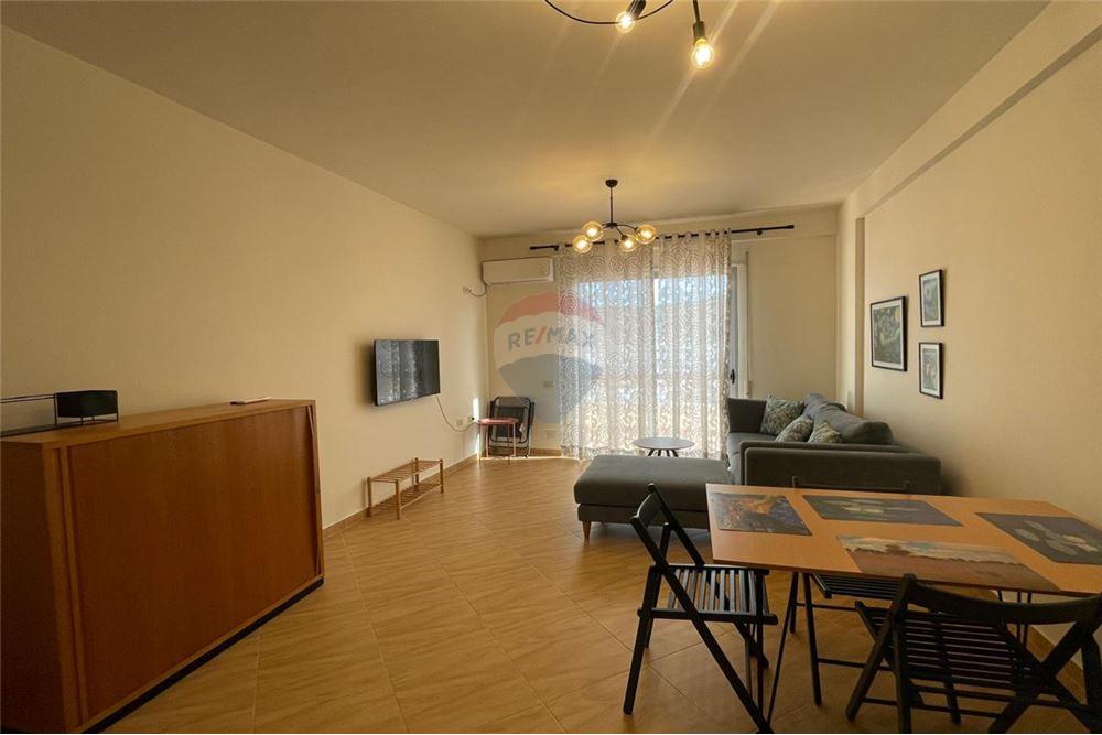 Apartament 1+1 me qera ne rruga e Re 4