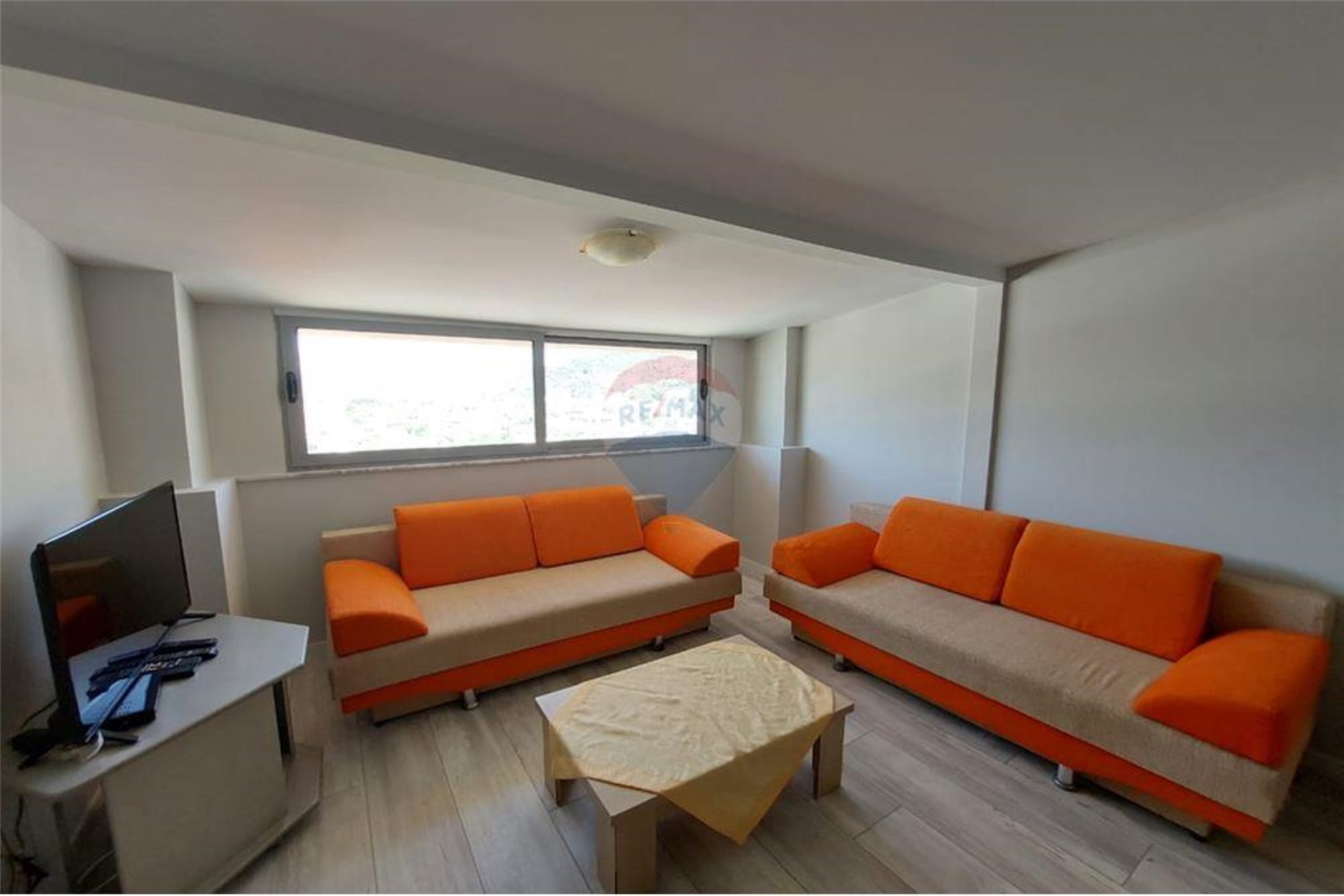 🌊 APARTAMENT 1+1 PËR SHITJE – LUNGOMARE, VLORË