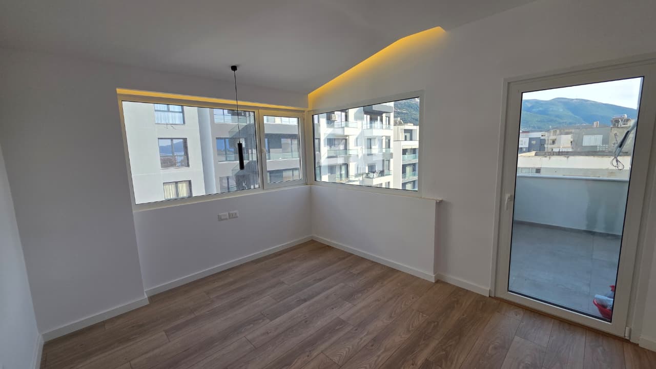 🌊 APARTAMENT 2+1+2 PËR SHITJE – LUNGOMARE, VLORË 🏡