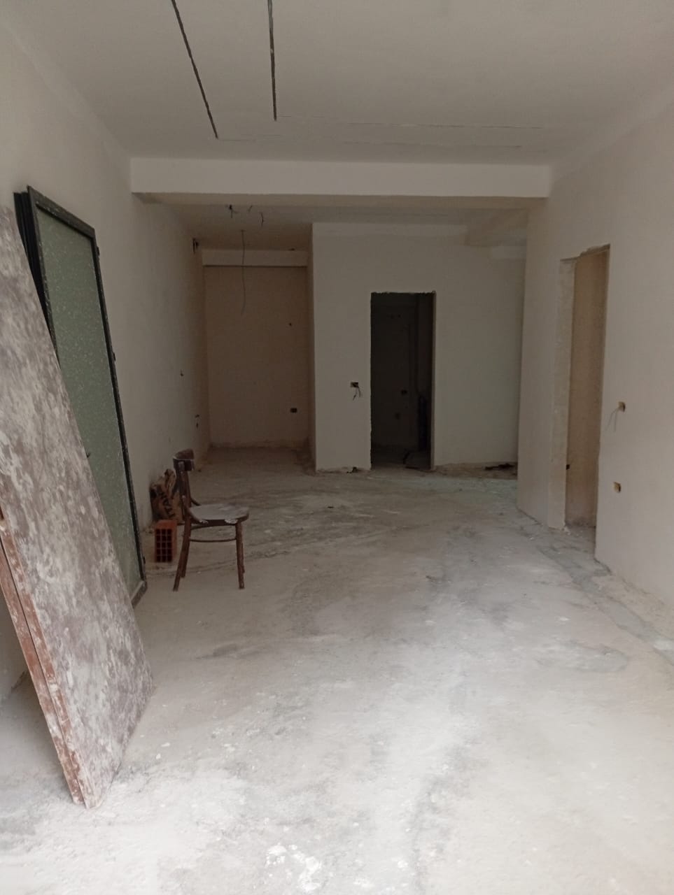 🏡 APARTAMENT 2+1 PËR SHITJE – PRANË GJIMNAZIT ALI DEMI, VLORË ✨