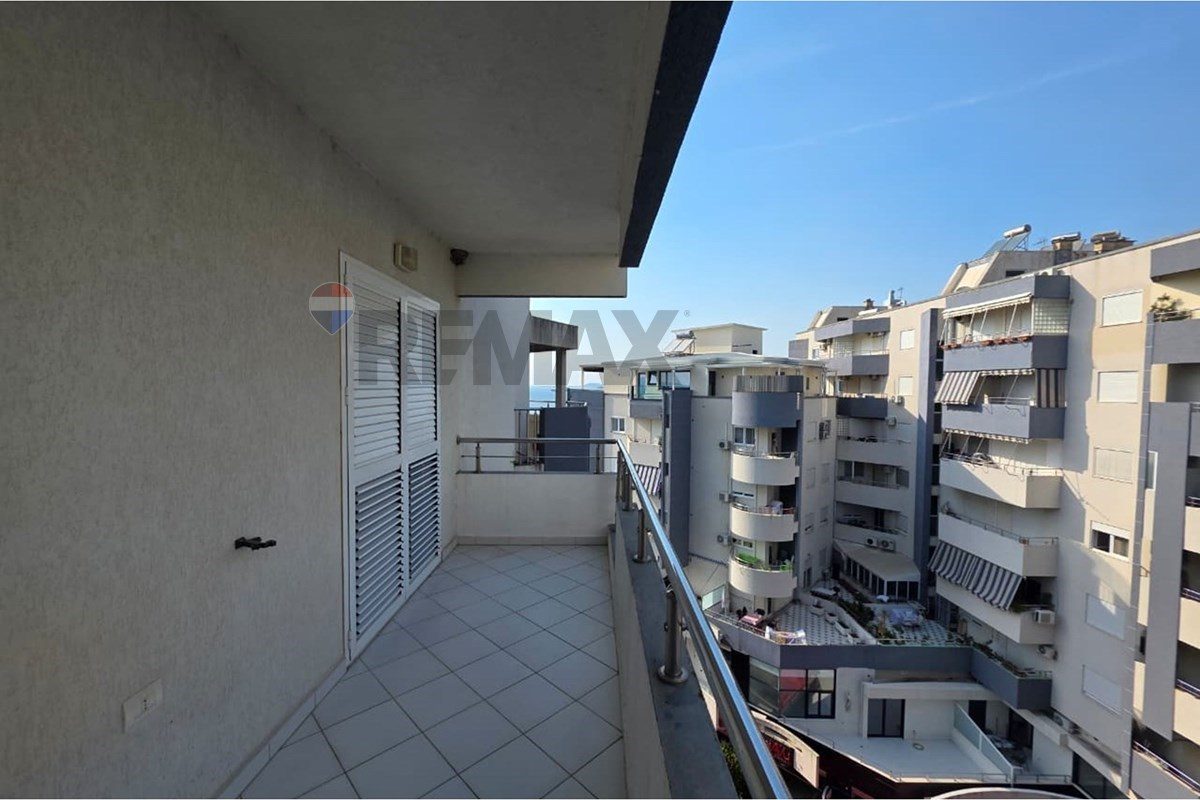 🏢 APARTAMENT 1+1 ME QIRA – KOMPLEKSI OSLO, LUNGOMARE, VLORË 2