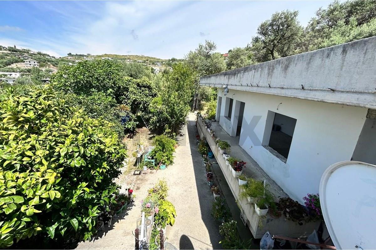 Dy Shtëpi Private për Shitje në, Vlorë 2