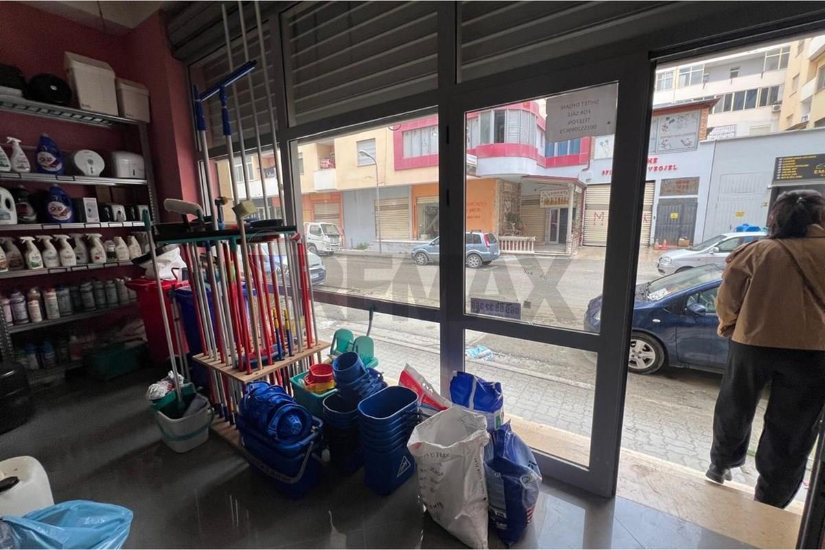 Dyqan për Shitje – Rruga Lef Sallata, Vlorë 2