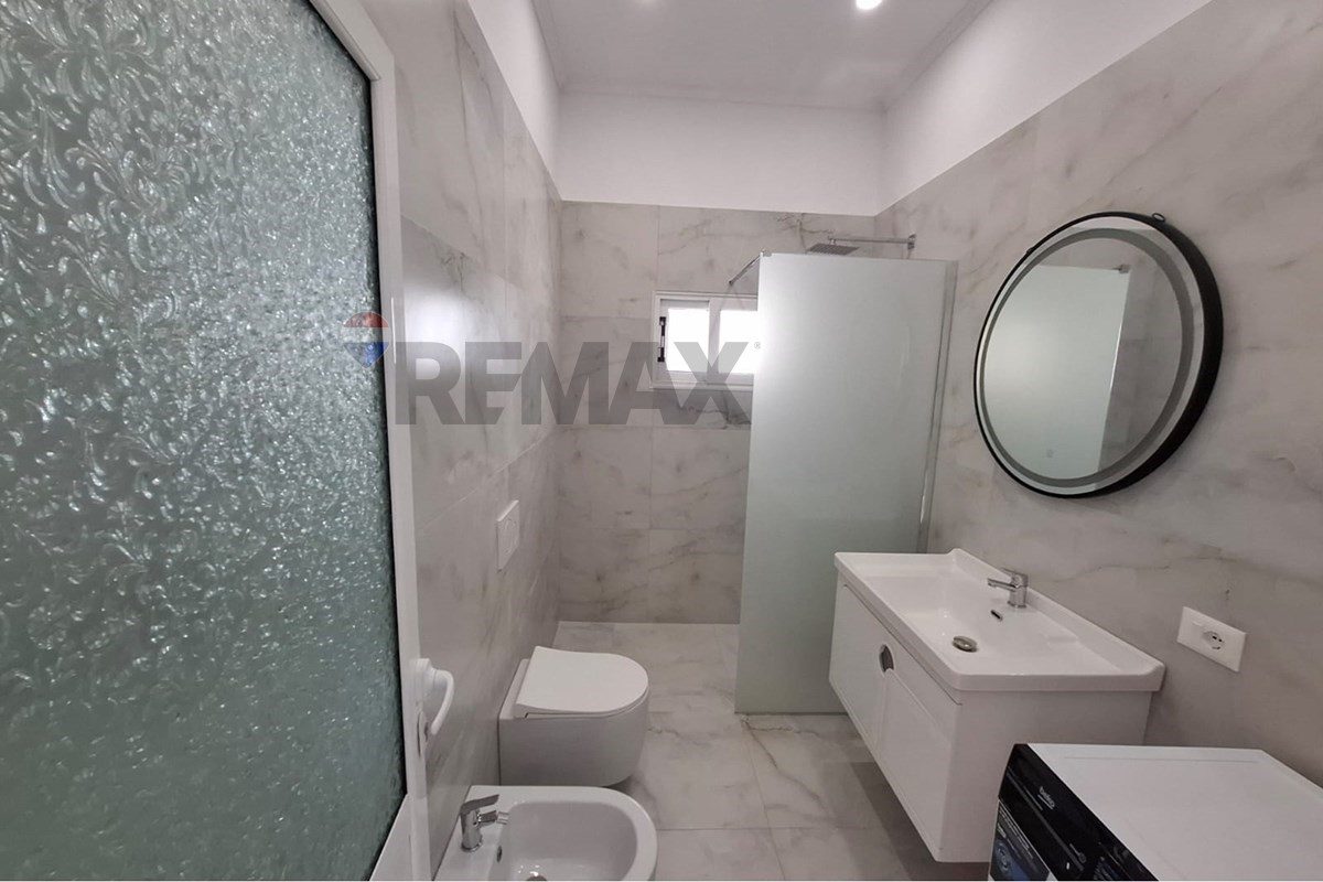 SHTËPI PRIVATE ME QIRA – RRUGA PELIVAN LESKAJ, VLORË ✨