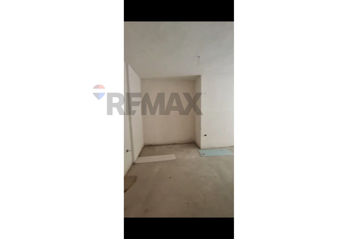 APARTAMENT 1+1 PËR SHITJE NË VLORË 3