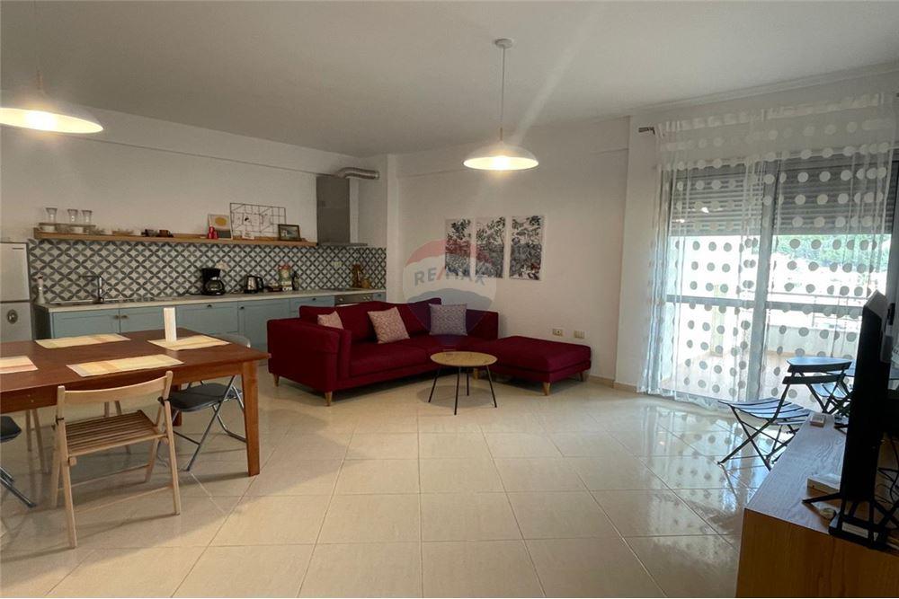 Apartament 2+1 me qera ne rruga e Re 3