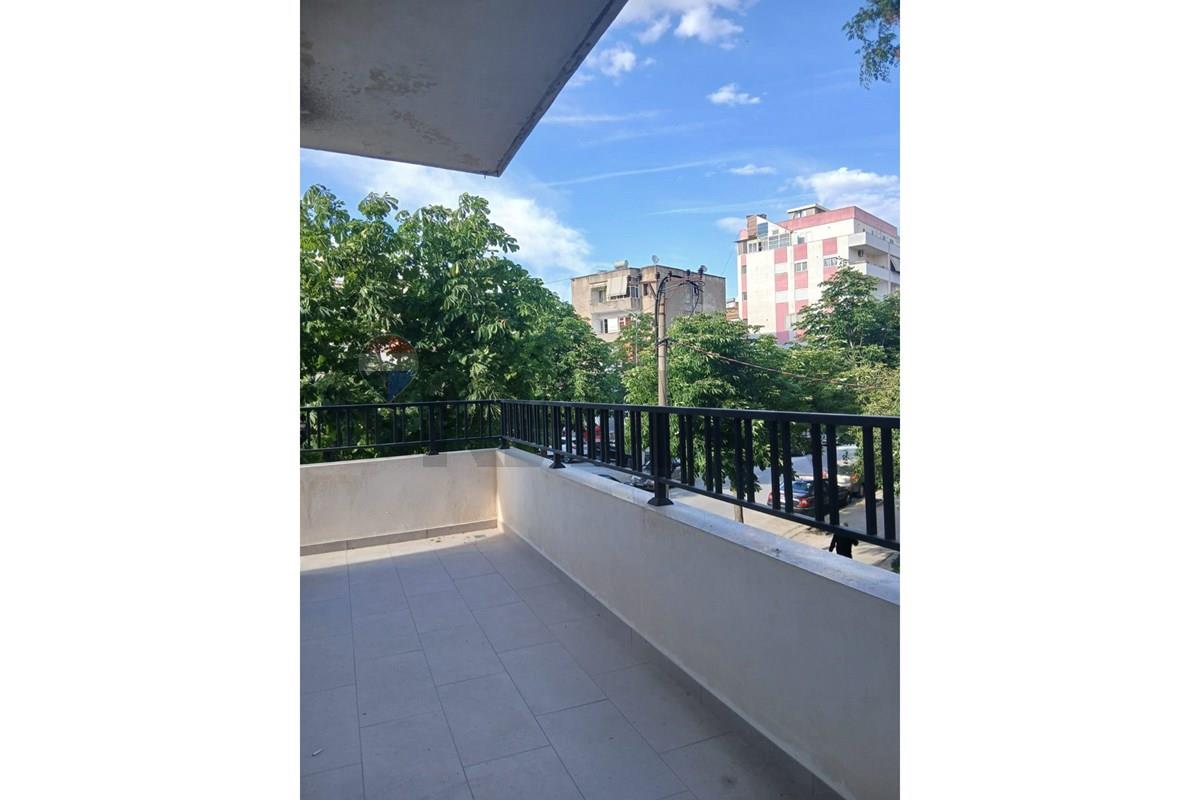 Apartament 2+1 per Shitje