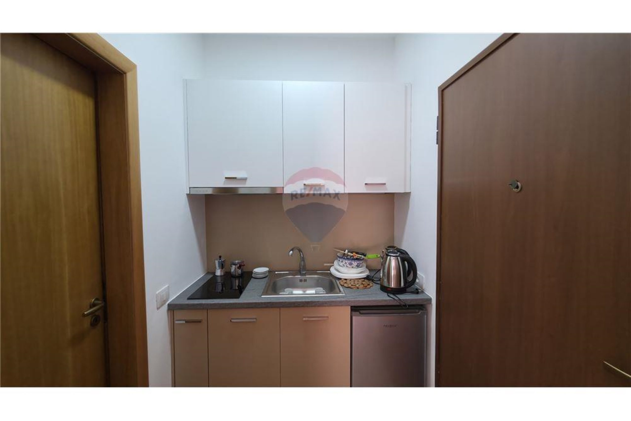 🏡 GARSONIERE PËR SHITJE – UJI I FTOHTË, VLORË 4