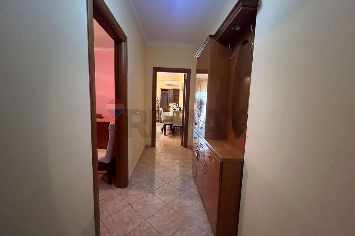 APARTAMENT 1+1 ME QIRA PRANË PORTIT 3