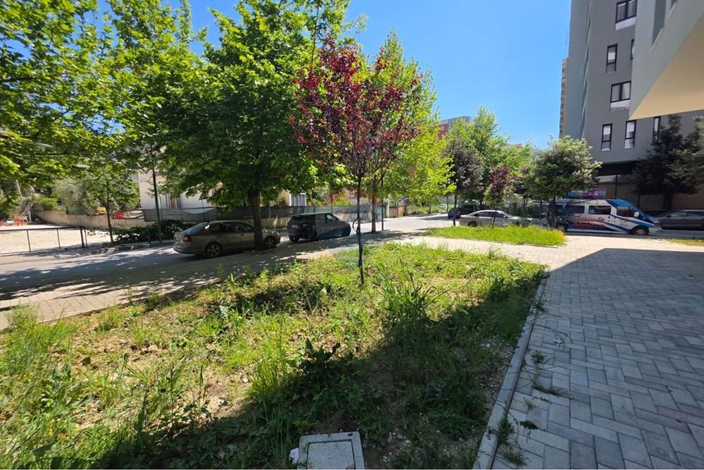 Jepet me qera ambient 92m2 ne Lungomare