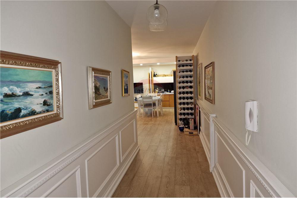 Apartament luksoz 2+1+verande ne shitje,Vlore 3