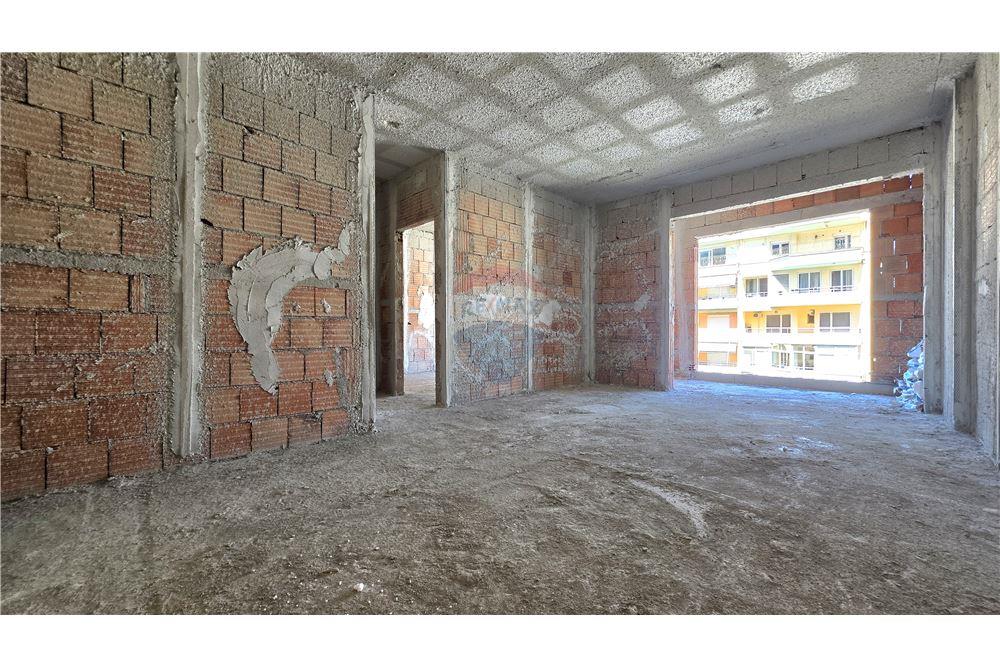 Okazion Apartament 1+1 ne shitje Lungomare 4