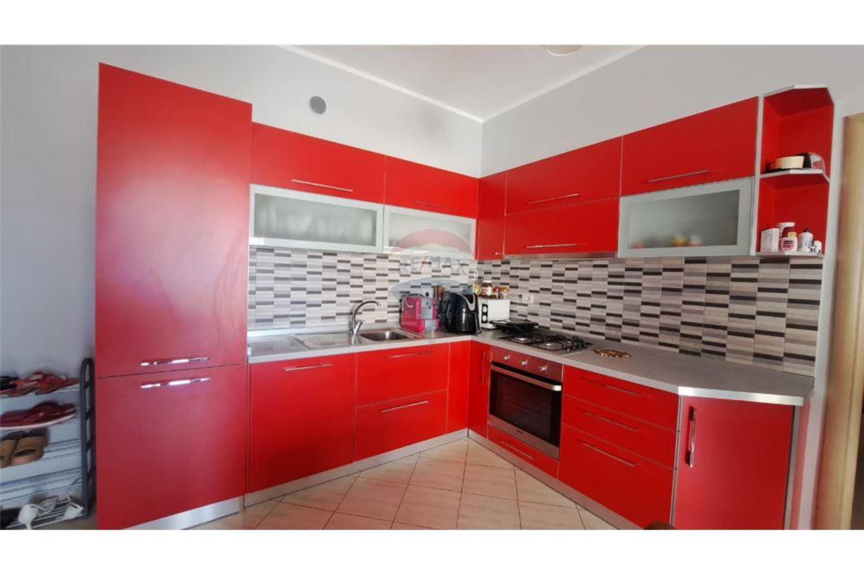 🏡 APARTAMENT 2+1+2 NË SHITJE – PRANË CONAD, BLV. ISMAIL QEMALI, VLORË ✨ 2
