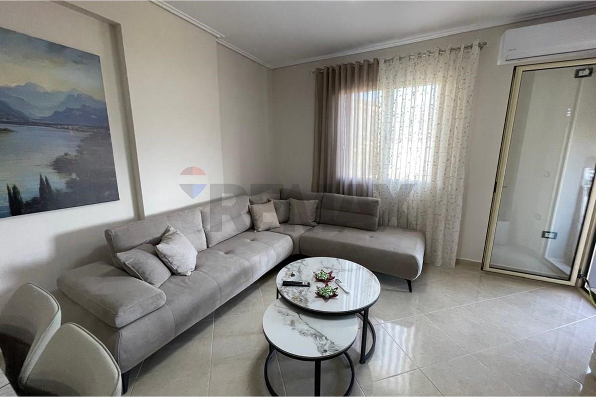 APARTAMENT LUKSOZ 2+1 PËR QIRA ME PAMJE NGA DETI 2
