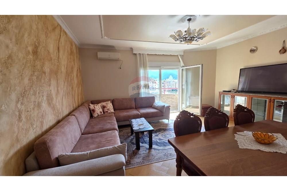 Apartament 3+1 per Shitje Pran Conad