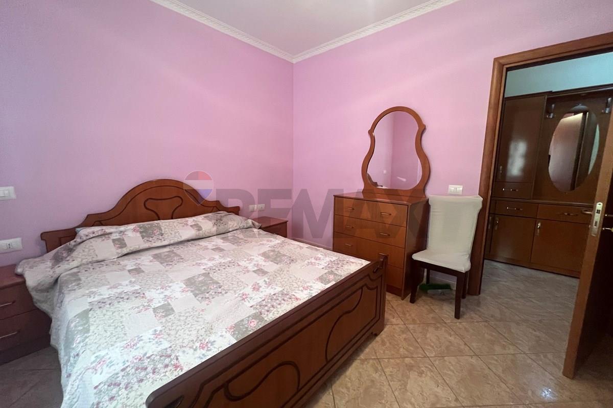APARTAMENT 1+1 ME QIRA PRANË PORTIT 4