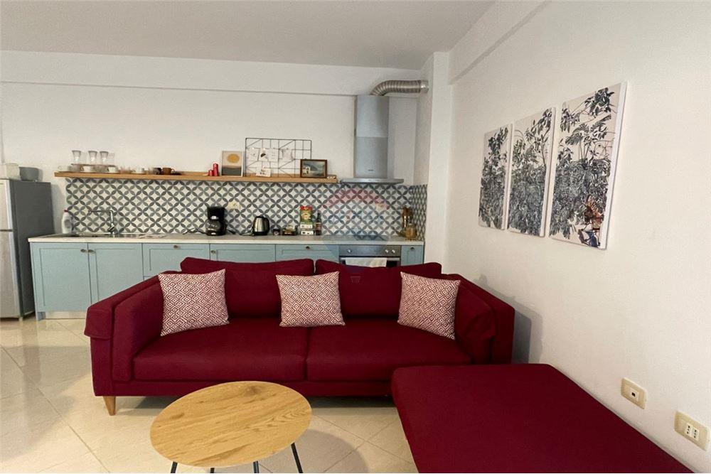 Apartament 2+1 me qera ne rruga e Re
