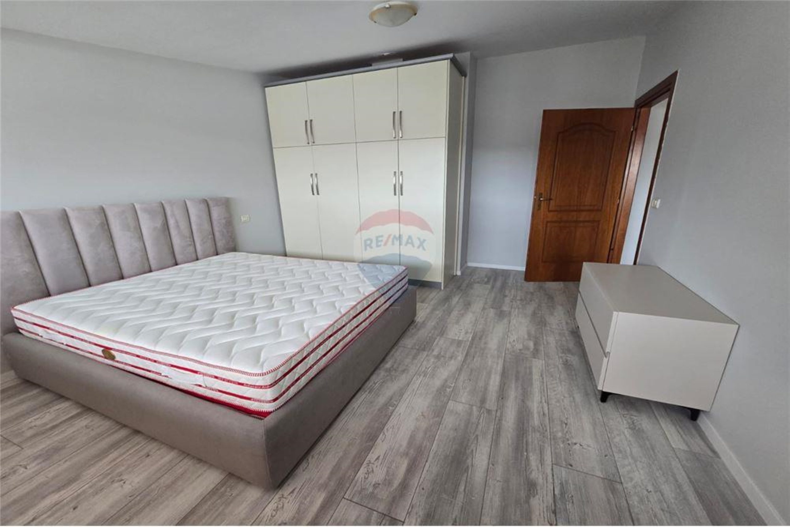 🌊 APARTAMENT 1+1 PËR SHITJE – LUNGOMARE, VLORË 4