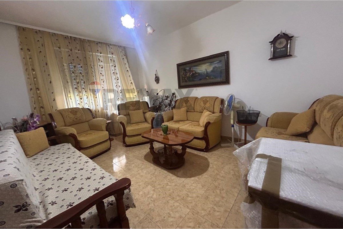 🏡 APARTAMENT 1+1 PËR SHITJE – BULEVARDI "ISMAIL QEMALI", VLORË 2
