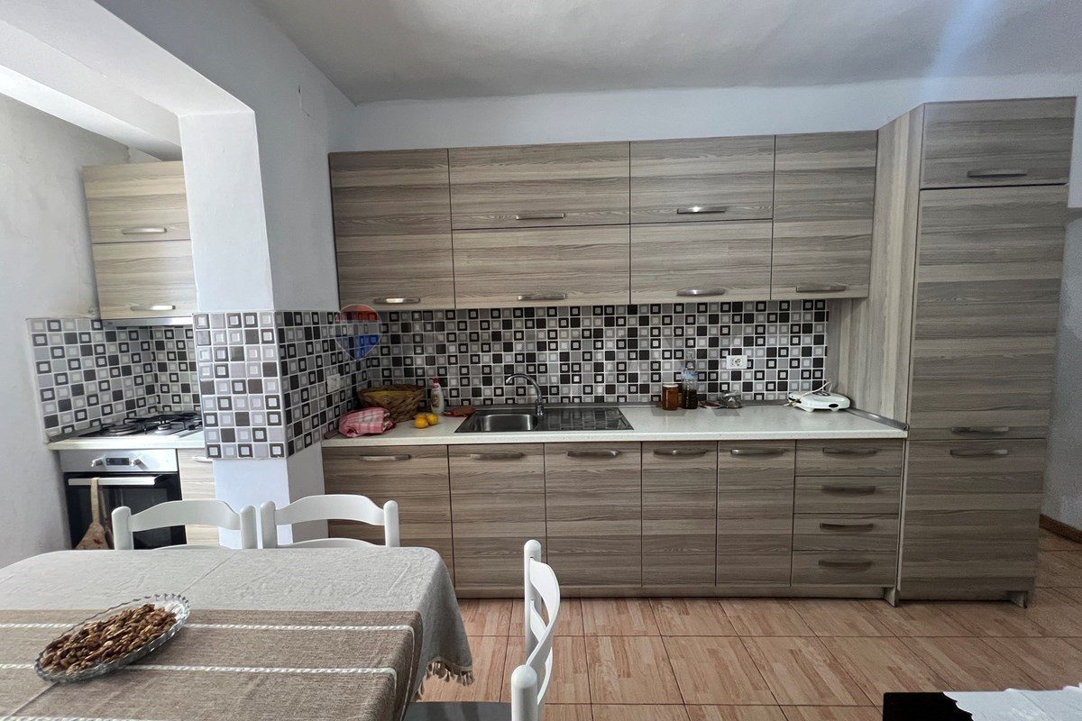 🏡 APARTAMENT 2+1 ME QIRA – RRUGA PELIVAN LESKAJ, VLORË 🌊 4