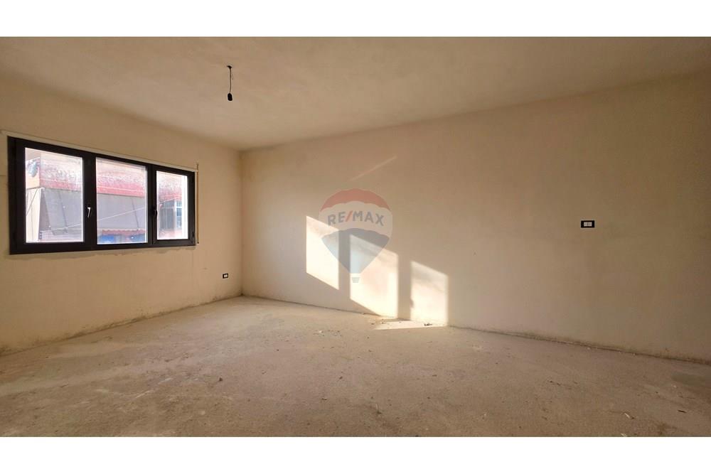 Apartament 1+1 ne shitje ne Vlore. 4