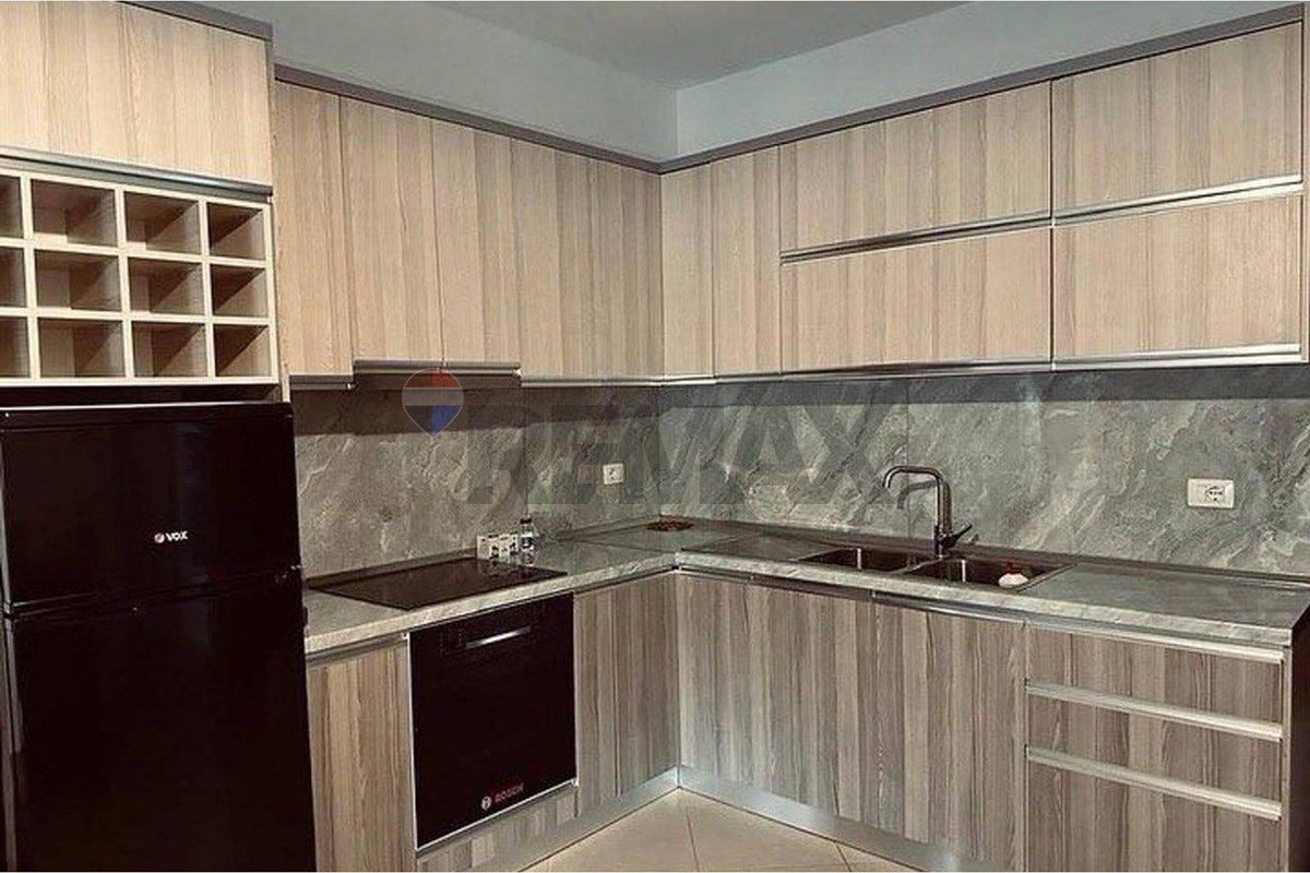 🏡 APARTAMENT 1+1 PËR QIRA | LUNGOMARE, VLORË 3