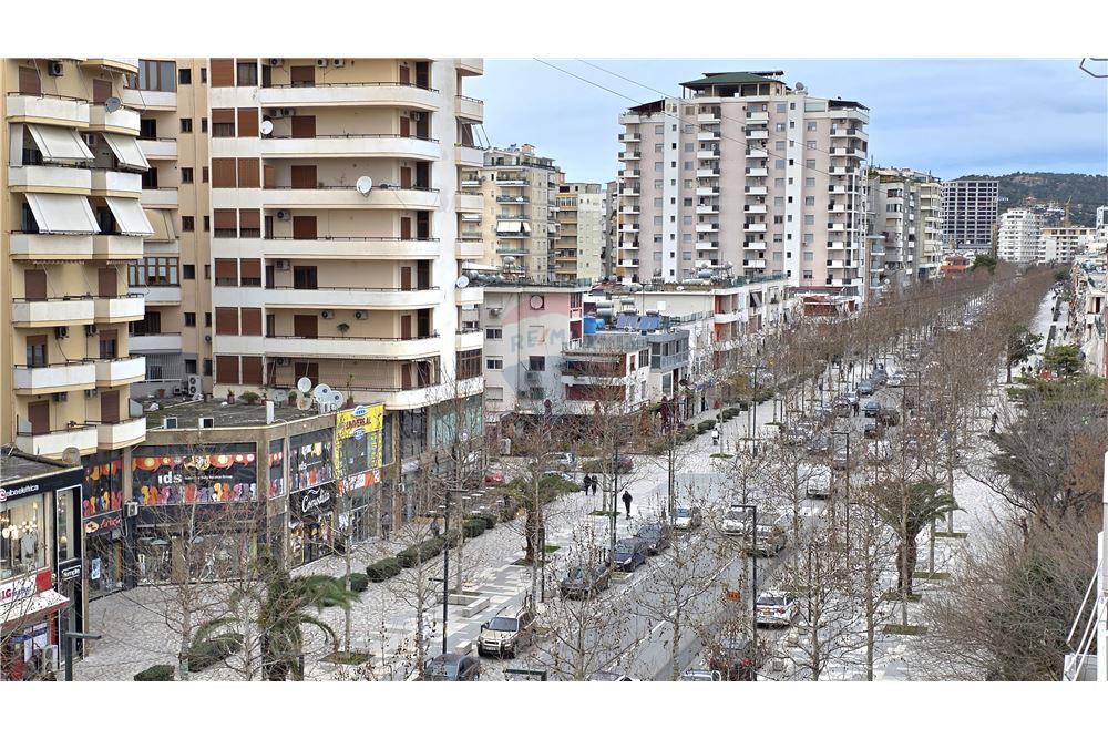 Apartament 2+1+2 ne shitje ne Bulevard