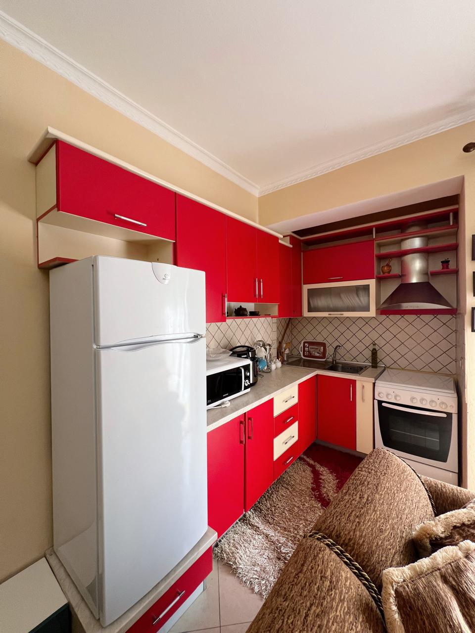 🌊 APARTAMENT 1+1 ME QIRA AFATGJATË – LUNGOMARE, VLORË 3