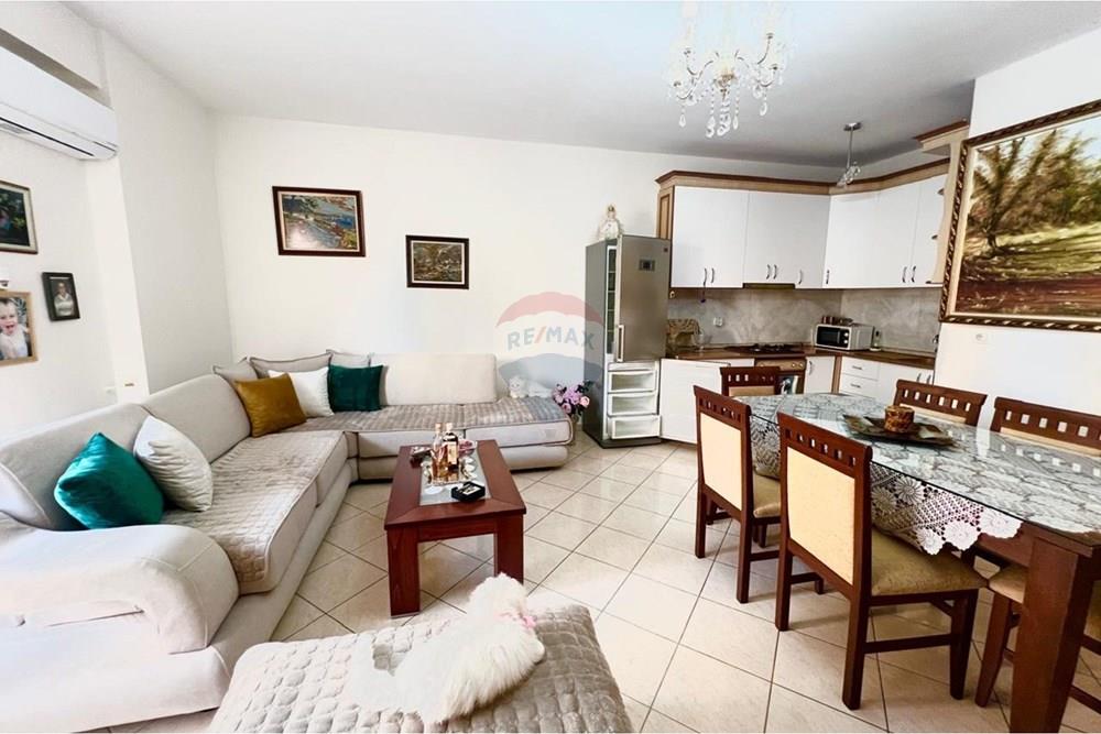 Apartament 2+1 me Super Verandë 130 m² për Shitje 2