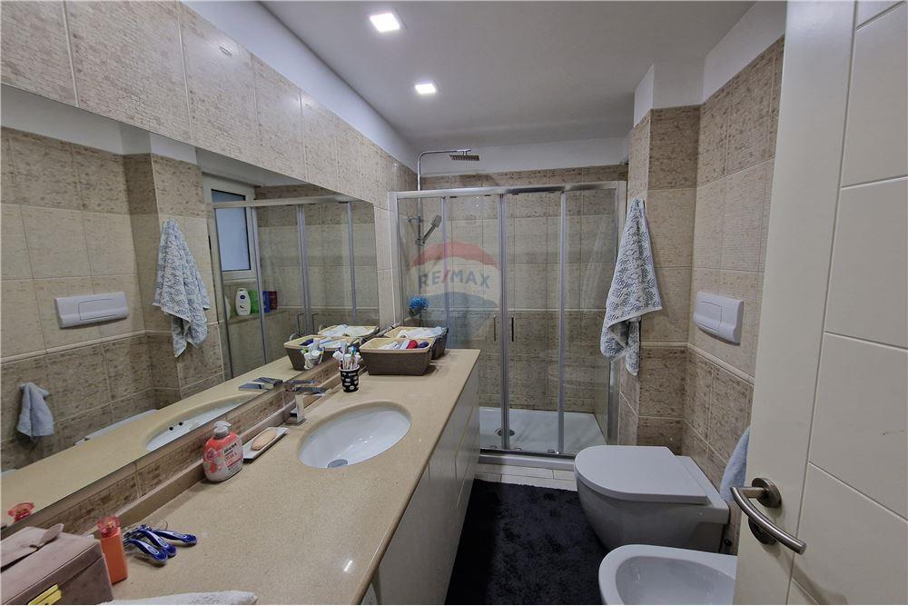 ✨ APARTAMENT LUKSOZ 2+1 + VERANDË NË SHITJE – LUNGO MARE, VLORË ✨ 2