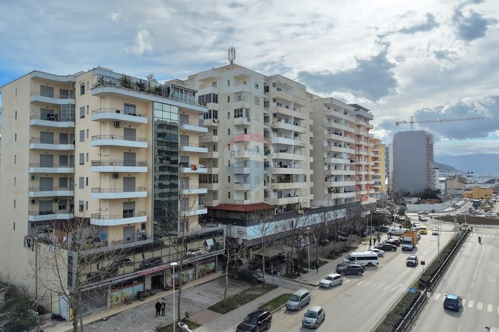 Okazion Dyqan ne shitje ne Transballkanike