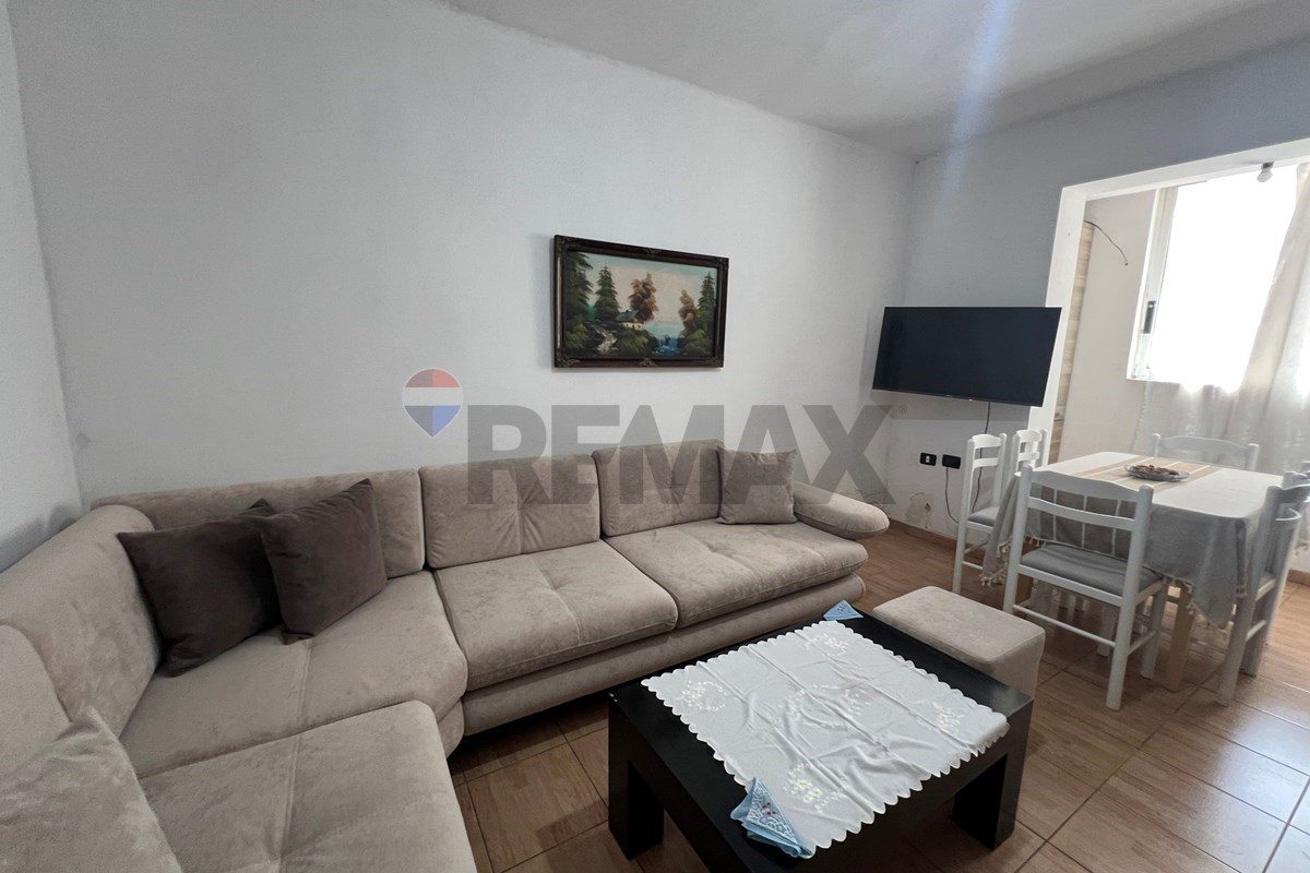 🏡 APARTAMENT 2+1 ME QIRA – RRUGA PELIVAN LESKAJ, VLORË 🌊 2