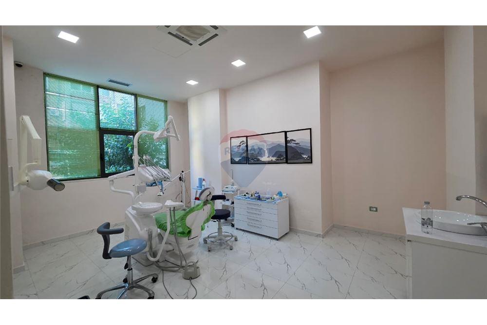 Klinike Dentare ne Shitje prane Gjimnazit Ali Demi 3