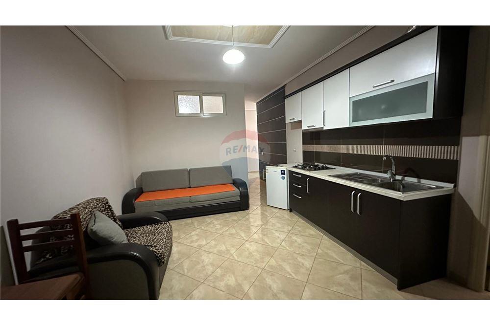 Apartament 1+1 me qera prane Tiku e Mato