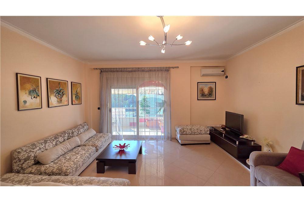 Apartament 1+1 me pamje nga deti ne shitje,Vlore 4