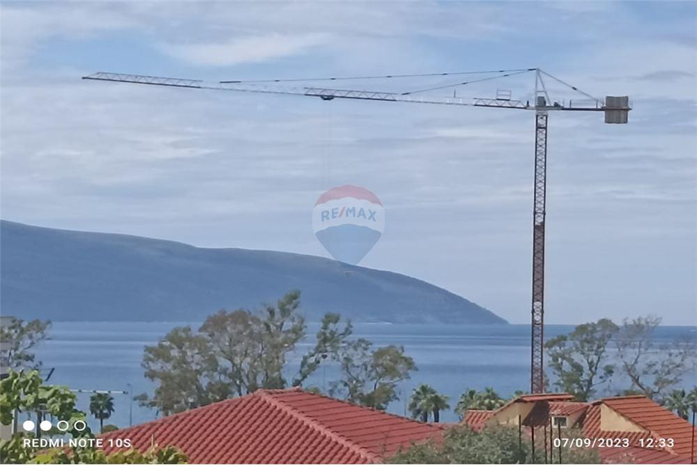 Shtepi 2-kateshe ne shitje,Lungomare,Vlore