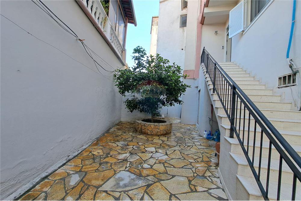 Shitet Dupleks prane tregut te madh,Vlore