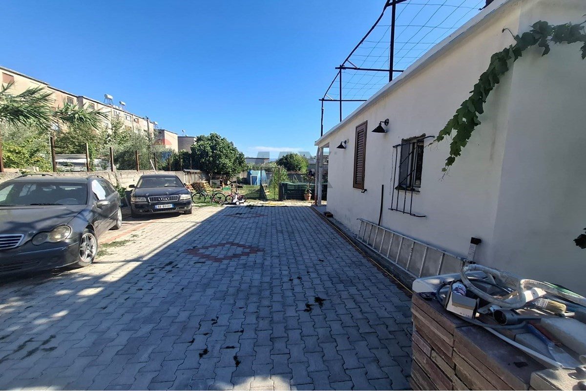 Shtëpi Private 1+1 për Qira Afatgjatë në Çole, Vlorë 4
