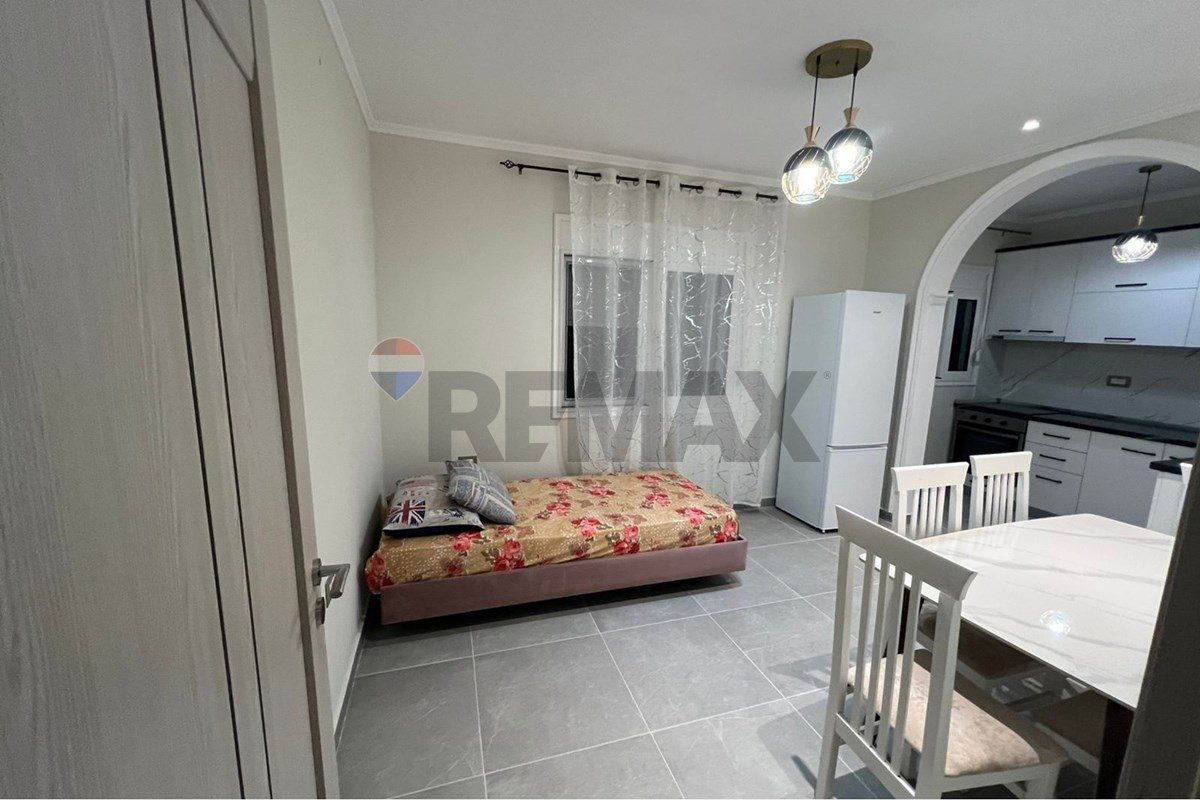🏡 SHTËPI PRIVATE PËR QIRA – QENDËR, VLORË 2