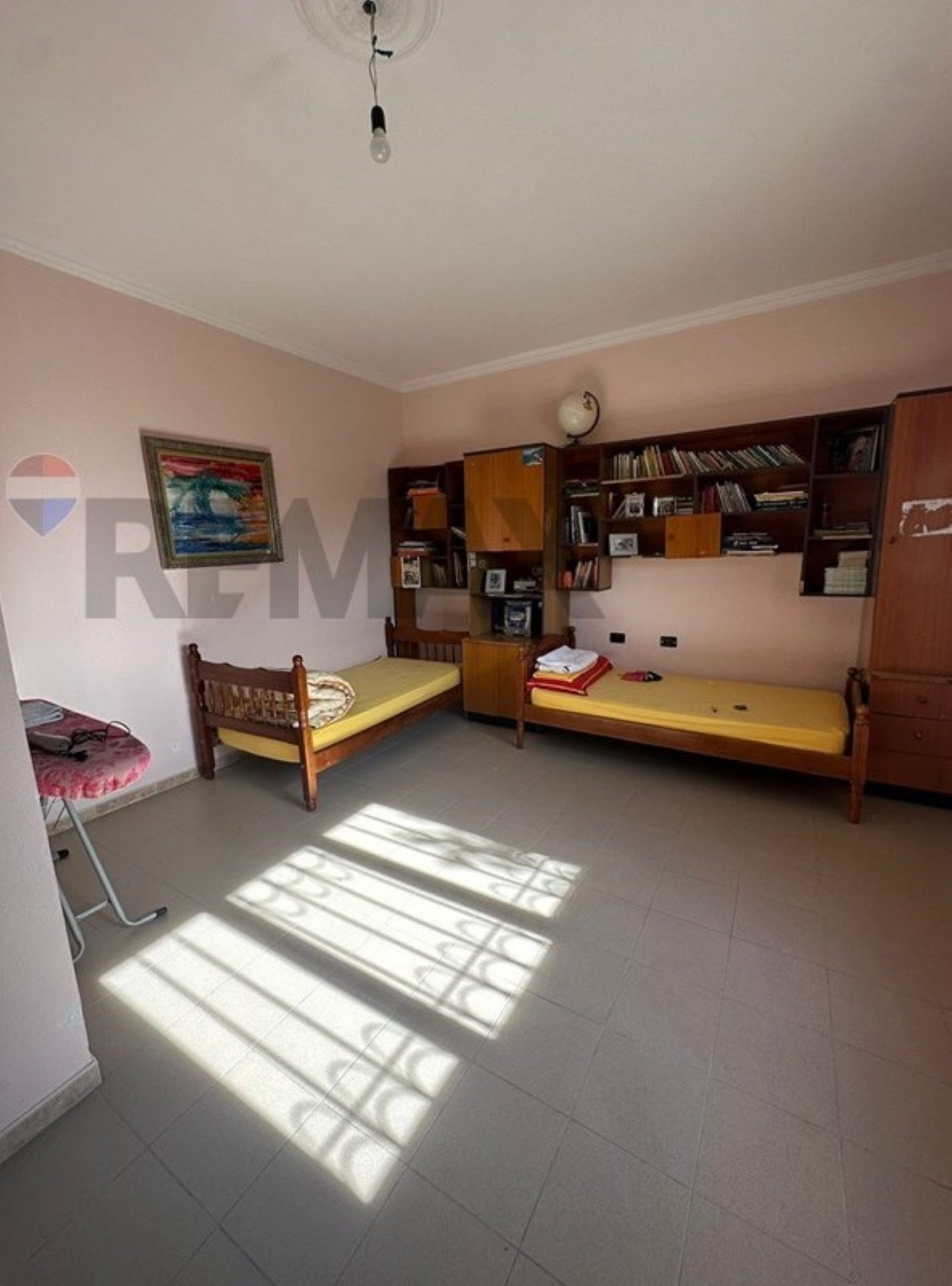 🏡 OKAZION INVESTIMI –📐 Vetëm rreth 417 €/m² mbi sipërfaqen e truallit.