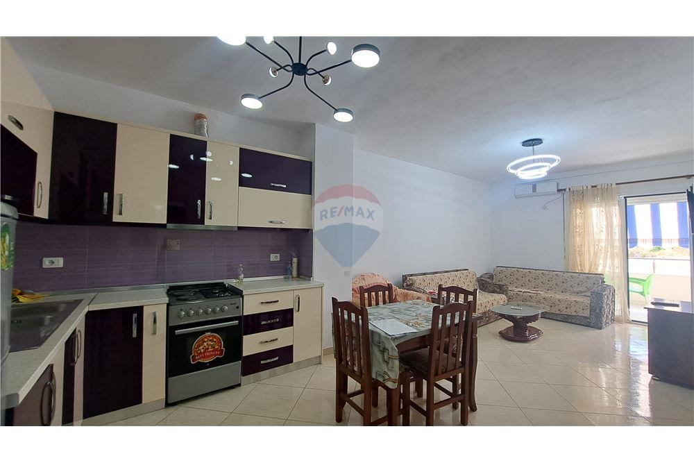 Apartament 1+1 ne shitje,Lungomare,Vlore