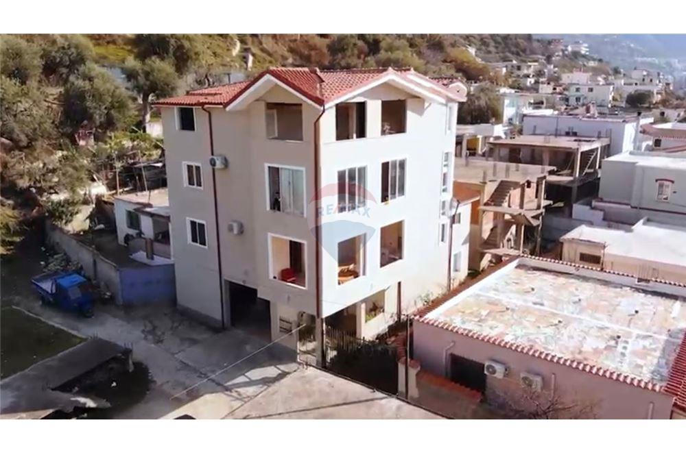 Ville 4-kateshe ne shitje ne Vlore.